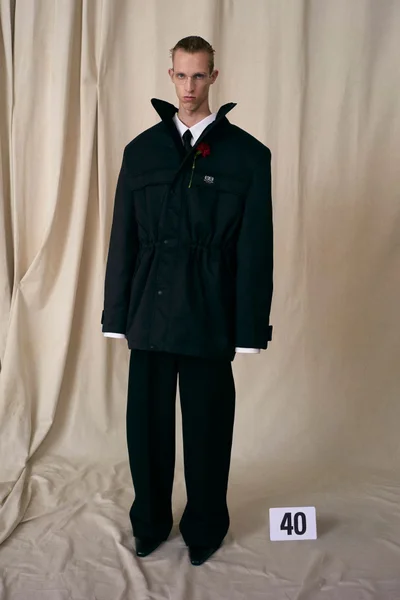 Look 40